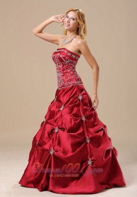 Red Pick-ups appliques prom quinceanera Dress