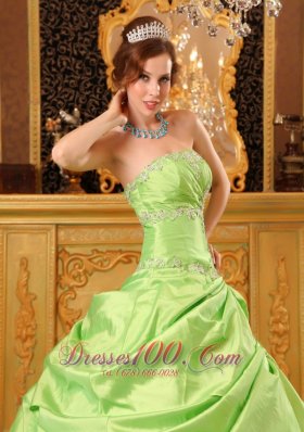 Unique Beading Spring Green Taffeta Quinceanera Dress