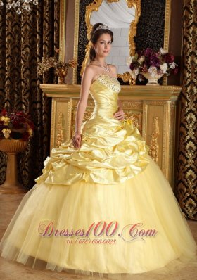 Modest Yellow Taffeta and Tulle Beading Dresses Quinceanera