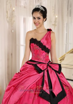 One Shoulder Coral Red Quinceanera Dress With Bowknot and Appliques