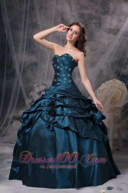 Green Taffeta Appliques Quinceanea Dress Beading Decorates