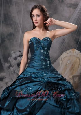 Green Taffeta Appliques Quinceanea Dress Beading Decorates