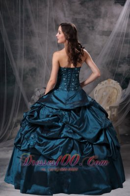 Green Taffeta Appliques Quinceanea Dress Beading Decorates