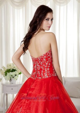 Sweetheart Red Organza Beading and Embroidery Sweet 16 Dresses