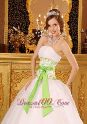 Organza Appliques White Quinceanera Dress On Sale