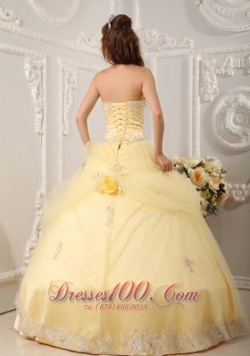 Sweet sixteen Dresses With Light Yellow Organza Appliques