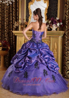 Floor-length Purple Princess Organza Appliques Quinceanera Dress