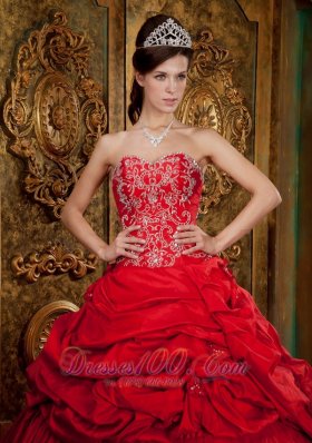 Taffeta Beading and Appliques Decorate Red Quinceanera Dress