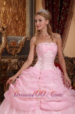 Baby Pink Organza Appliques Dresses for A Quinceanera