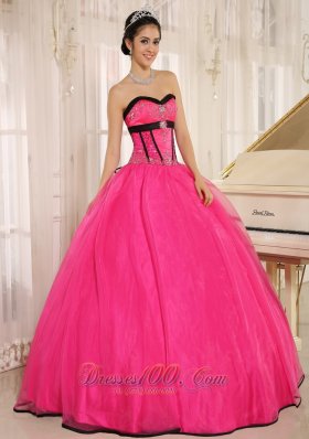 Hot Pink Sweetheart Quincianera Dresses With Embroidery Decorate