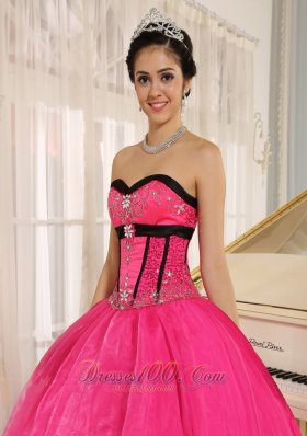 Hot Pink Sweetheart Quincianera Dresses With Embroidery Decorate