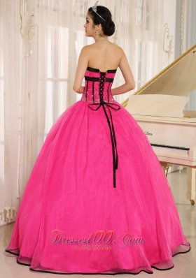 Hot Pink Sweetheart Quincianera Dresses With Embroidery Decorate