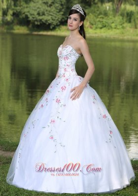 White Quinceanera Dress for Sweet 16 With Appliques