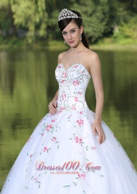 White Quinceanera Dress for Sweet 16 With Appliques