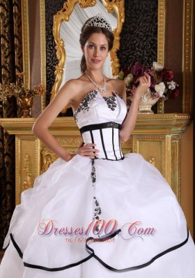 2013 White White Black Appliques Sweet 16 Dress