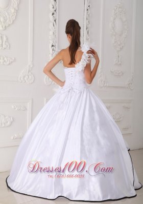 2013 Beautiful White One Shoulder Quinceanera Dress