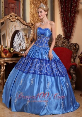 Custom Blue Quinceanera Dress Embroidery Quinceanera Dress