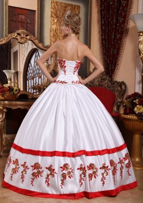 White Quinceanera Dress Red Appliques Taffeta Sweetheart