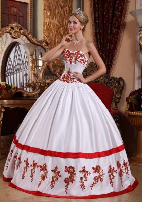 White Quinceanera Dress Red Appliques Taffeta Sweetheart