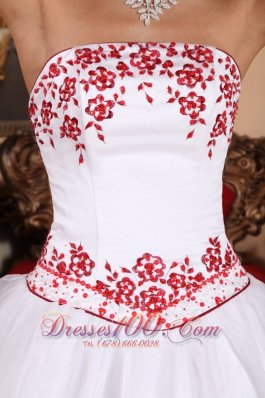 Exquisite White Red Embroidery Beading Dress for Quinceanera