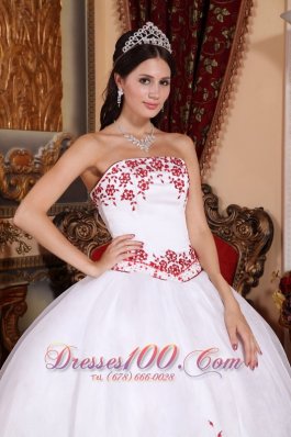 Exquisite White Red Embroidery Beading Dress for Quinceanera