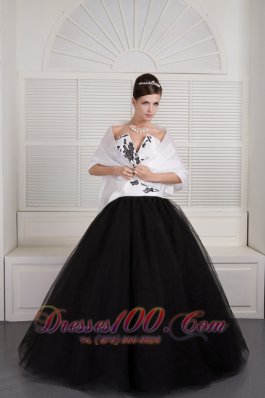 Black White V-neck Embroidery Floor-length Quinceanera Dress