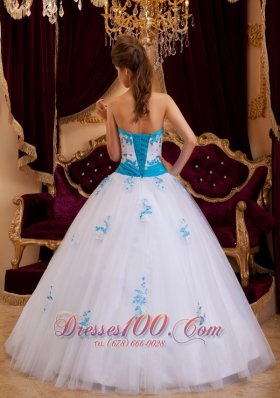 White A-line Ball Gown for Sweet 16 Sweetheart Appliques