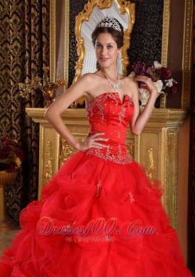 Red Pick-ups Appliques Floor-length Quinceanera Dress