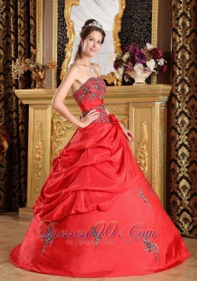 Red Embroidery Strapless Floor-length Sweet 16 Dress