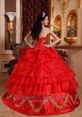 Appliques Pick-ups Quinceanera Dress Red Beading