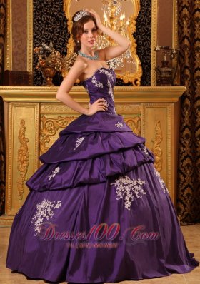 Trendy Purple Bead Appliques Sweetheart Quinceanea Dress