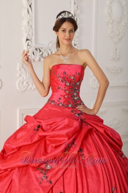 Red Quinceanera Dress Strapless Appliques Beading Embroidery