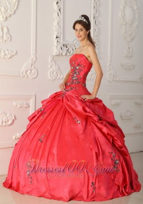 Red Quinceanera Dress Strapless Appliques Beading Embroidery