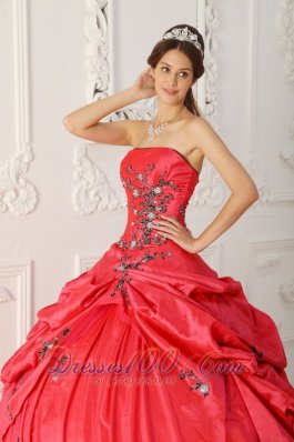 Red Quinceanera Dress Strapless Appliques Beading Embroidery