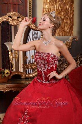 Pretty Wine Red Quinceanera Dress Floor-length Embroidery