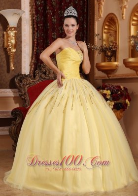 2013 Light Yellow Sweetheart Beading Quinceanera Dress