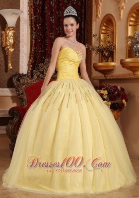 2013 Light Yellow Sweetheart Beading Quinceanera Dress