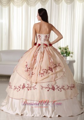 Sweetheart Champagne Organza Embroidery Quinceanera Dress