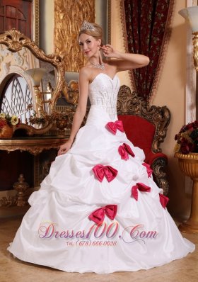 Modest White Quinceanera Dress Sweetheart Taffeta Beading