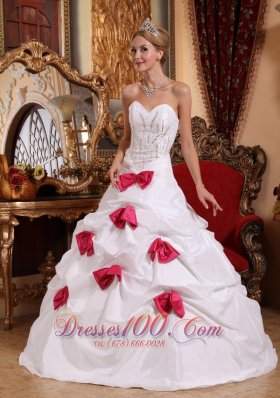 Modest White Quinceanera Dress Sweetheart Taffeta Beading