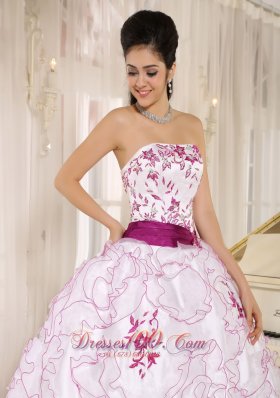 White Organza Strapless Quinceanera Dress With Embroidery