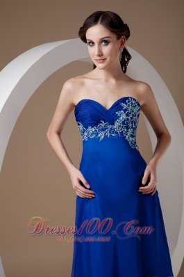 Brush Train Royal Appliques Seventeen Prom Dress