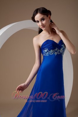 Brush Train Royal Appliques Seventeen Prom Dress