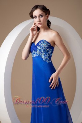 Brush Train Royal Appliques Seventeen Prom Dress