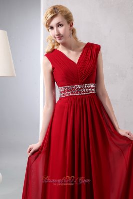 Modest Wine Red V-neck Plus Size Prom Dress Beading