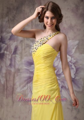 Yellow One Shoulder Beads Evening Dress Ruched