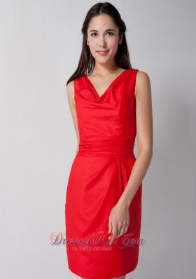 Red Column Wide Straps V-neck Short Bridesmaid Dress