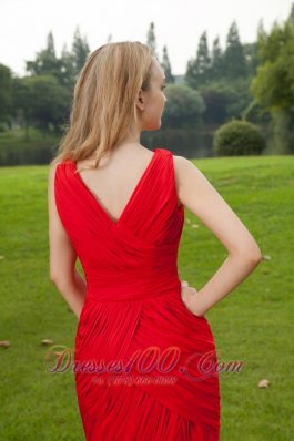 Red Column V-neck Ruch Prom Homecoming Dress