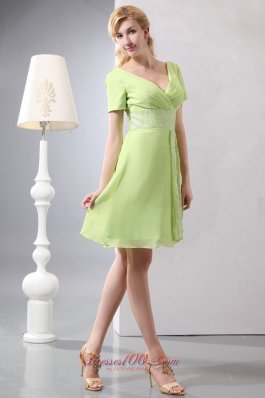 Short sleeves Yellow Green Mini Graduation Dress Sequined