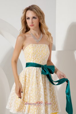 Yellow Mini-length Homecoming Dress Lace Sashed